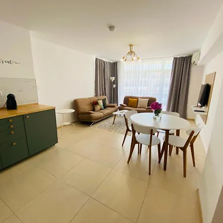 Modern Apartment In Closed Complex With A Pool * 阳光海滩